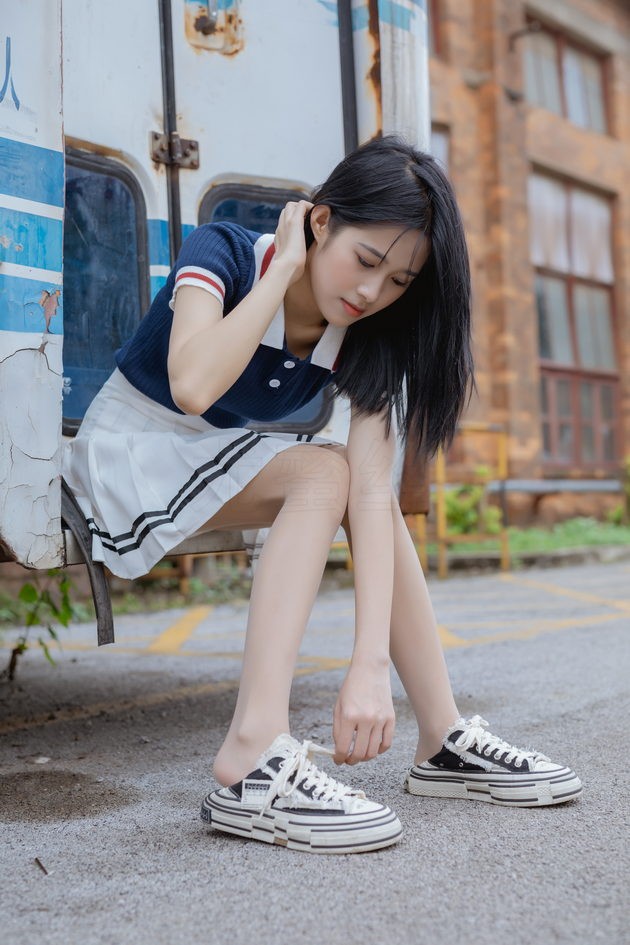 [尤蜜丝]穿搭写真 NO.048[51P／431MB]