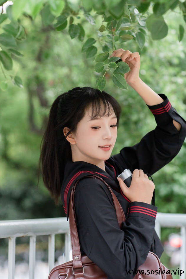 [YITUYU艺图语]2025.02.08 树荫下的日系少女 鱼泡泡[21P／126MB]
