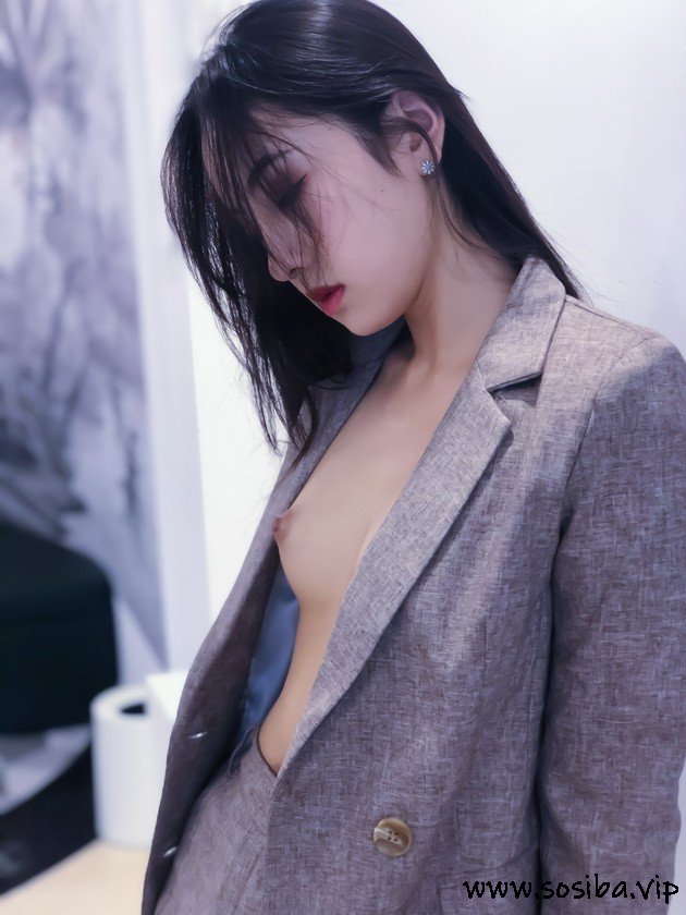 Qinweiyingjie 黑丝秘书[49P+1V245MB]