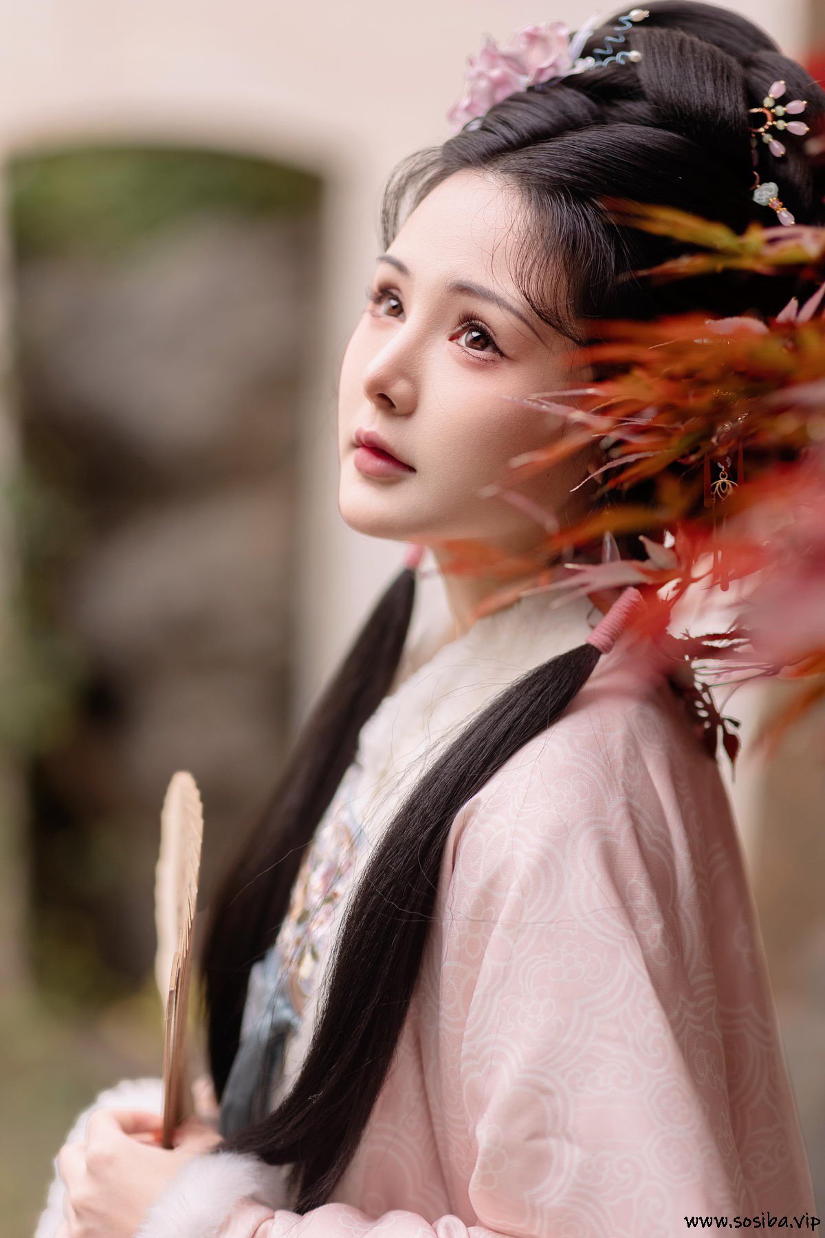 [YITUYU艺图语]2025.02.10 丹枫渡秋 乔[28P／328MB]