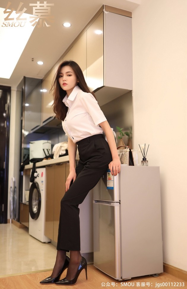 丝慕写真 SM451 天天一元 模特：泡芙《裤里丝小tip》[69+1P／87.