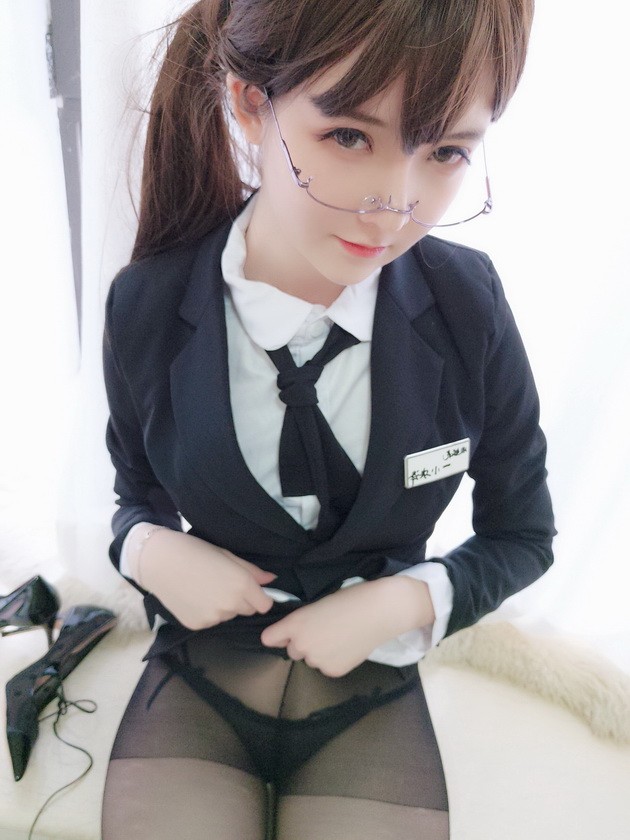 一小央泽 NO.015 助理姐姐 [51P4V-96MB]