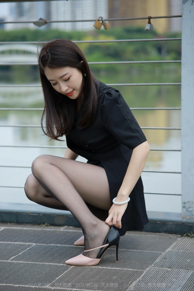 [IESS异思趣向] 2021.10.20 丝享家953：小婕《桥上的美女》[96P