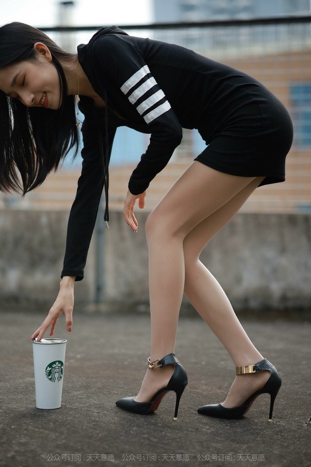 [IESS异思趣向] 2021.11.06 丝享家967：美子《天台大长腿》[77P