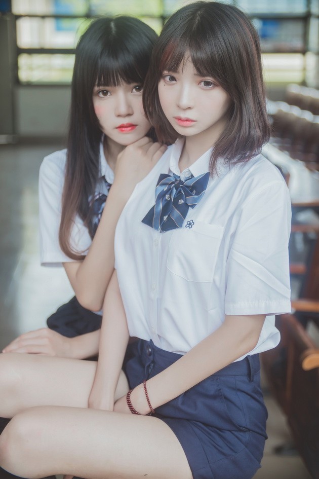 桜桃喵 NO.021 &疯猫ss JK百合1 [43P-325MB]