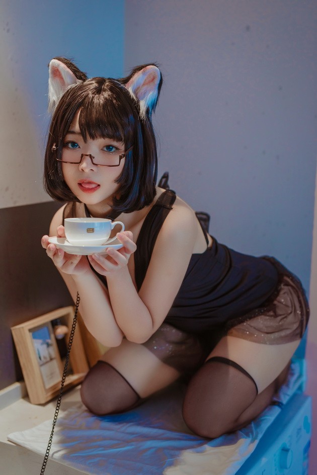 yuuhui玉汇 NO.001 猫猫头黑裙子 [10P-110MB]