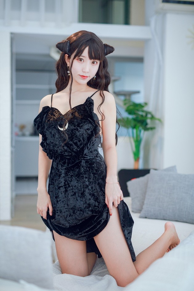 黑川 – NO.054 小恶魔本-黑裙子[31P-374M]